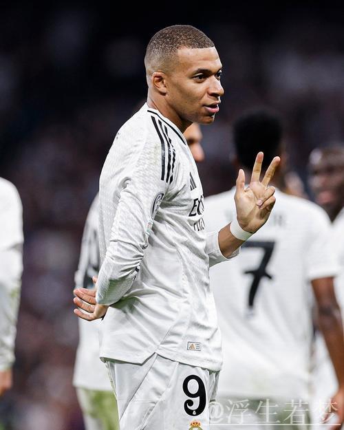 姆巴佩上演帽子戏法！超越C罗纪录，皇马首季狂轰39球刷新8项纪录