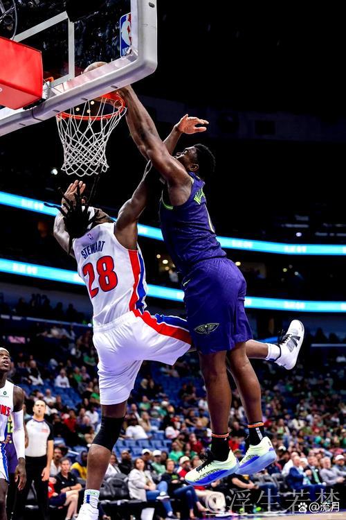 亚历山大急停突破 篮下抛投命中