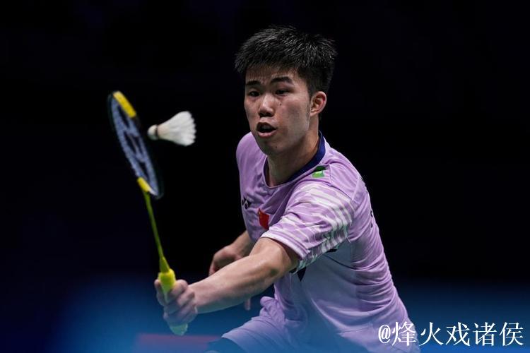 中国羽毛球大师赛 翁泓阳战胜林俊易获得男单冠军